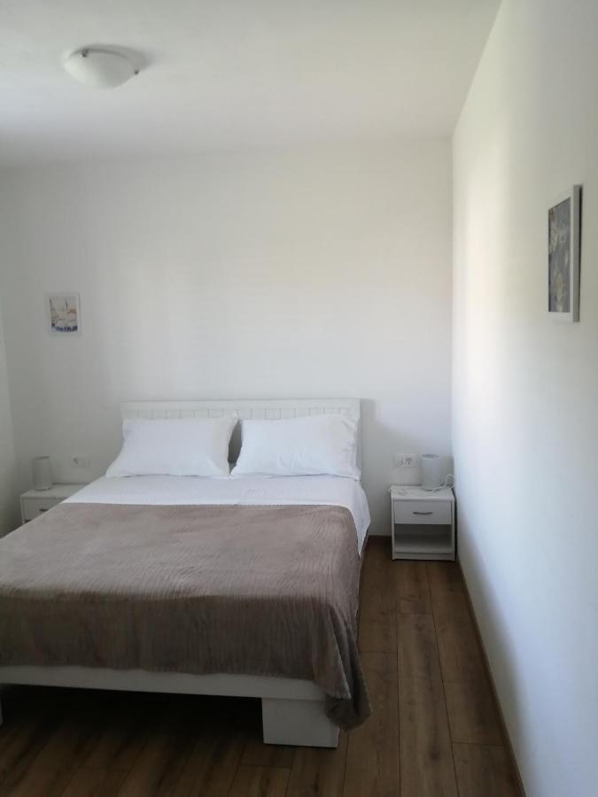 Apartment Rab Town Esterno foto